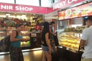 Sân bay Nội Bài quy định giá trần cho phở, mỳ tôm, nước khoáng