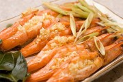 Cách làm món Tôm hấp tỏi thơm ngon