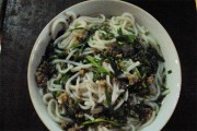 Người Tày ở Hà Giang làm món bún vịt 