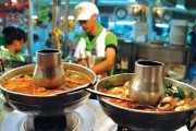 Du lịch và thưởng thức ẩm thực tại châu Á