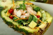 Salad tôm dứa ngon mát, lạ miệng