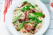 Ngon, lạ miệng với Salad thịt bò kiểu Thái