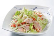 Salad xúc xích cần tây ngon