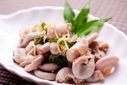 Cuối tuần trổ tài món Tràng lợn hấp gừng