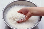 Rửa mặt bằng nước vo gạo có thực sự tốt?
