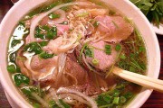 Phở nhiễm khuẩn làm hàng loạt trẻ mầm non bị ngộ độc