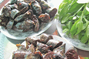 Dồi heo lá cúc tần