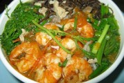 Thưởng thức bún Tom Yum giữa lòng Hà Nội