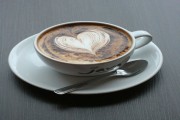 Mẹo tạo hình trái tim dễ thương cho ly cà phê