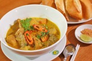 Ngon lạ gà nấu cá mòi