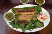 Ăn chẳng ngon vì thiếu lá é