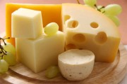 Mẹ nên cho bé ăn phô mai lúc mấy tuổi?