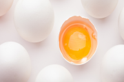Tìm hiểu những cách tách lòng đỏ và lòng trắng trứng hiệu quả nhất