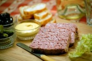 9 loại thực phẩm nguy hiểm mẹ bầu không nên ăn