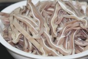 Mẹo luộc tai heo trắng, giòn tuyệt đỉnh
