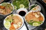 Cao lầu khô, món quà nơi phố Hội