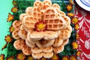 Phải lòng bánh tàn ong phố hội