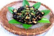Thưởng thức ốc bươu xào lá chanh xứ Quảng