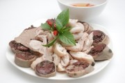 Lòng lợn - món ăn khoái khẩu của người Việt
