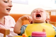 3 sai lầm cực lớn của cha mẹ Việt khiến trẻ càng ngày càng biếng ăn