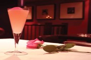 Thử Cocktail Pink Ribbon London 