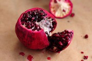 Bí kíp tách hạt lựu nhanh gọn 