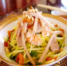 Gỏi xoài chả lụa