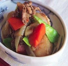 Thịt bò hầm củ quả kiểu Nhật