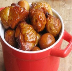 Gà kho trứng cút