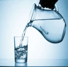 Chuyện gì sẽ xảy ra khi bạn uống quá nhiều nước?