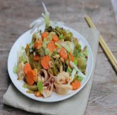 Mực xào dưa cải chua