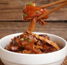 Giò heo ninh măng khô