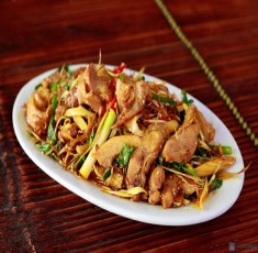 Thịt Đà Điểu xào Sả ớt