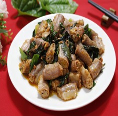 Vợ làm lòng xào lá lốt, các quán nhậu tự dưng vắng bóng chồng