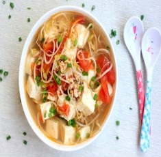 Cách nấu canh đậu phụ giá đỗ giải ngán sau Tết