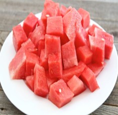 Hướng dẫn gọt dưa hấu chuẩn