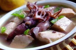 Mực nấu đậu phụ