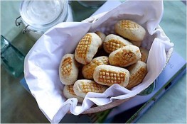 Bánh Nhân Dứa Thơm Thơm