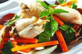 Món ngon cuối tuần: Ếch xào thập cẩm, sườn non kho cà