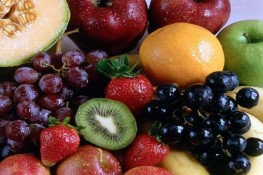Tránh ăn trái cây kỵ với thuốc