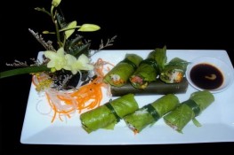 Làm món bò cuốn lá cải