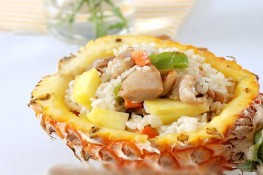 Ghi điểm với món cơm dứa