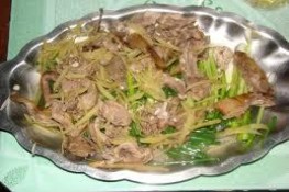 Khám phá món thịt gừng của người Nùng Dín 