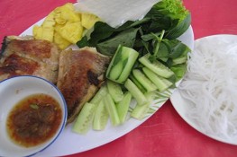 Tết ở miền Tây ăn cá lóc đồng quay
