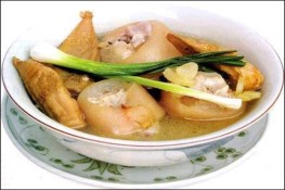 Hướng dẫn chế biến món canh măng chân giò