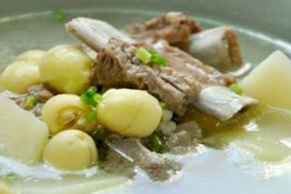 Canh sườn ninh sen món ăn cho người mất ngủ