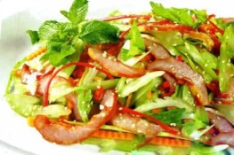 Cần tây trộn thịt heo sấy cho cuối tuần vui vẻ