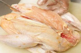 Cách rút xương gà đơn giản và hiệu quả