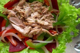 Cách làm salad cá ngừ cho cuối tuần ấm áp