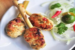Chả gà bọc củ sả nướng thơm phức